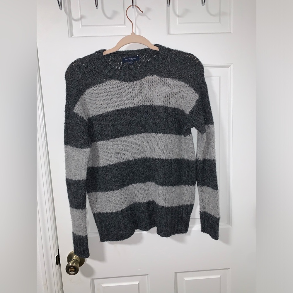 American Eagle Knit Sweater Jegging Fit Size Small
